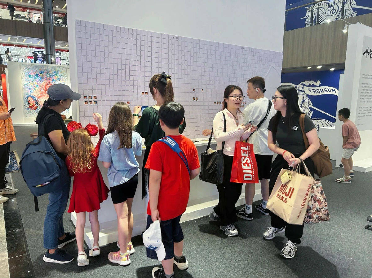 贾伟KK“如花在野”新加坡首展盛大开幕